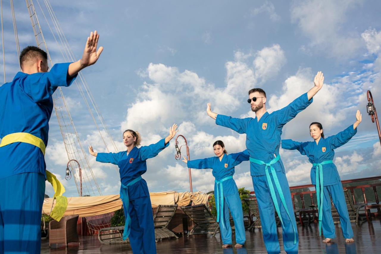 Hotel Emperor Cruises Legacy Ha Long Esterno foto