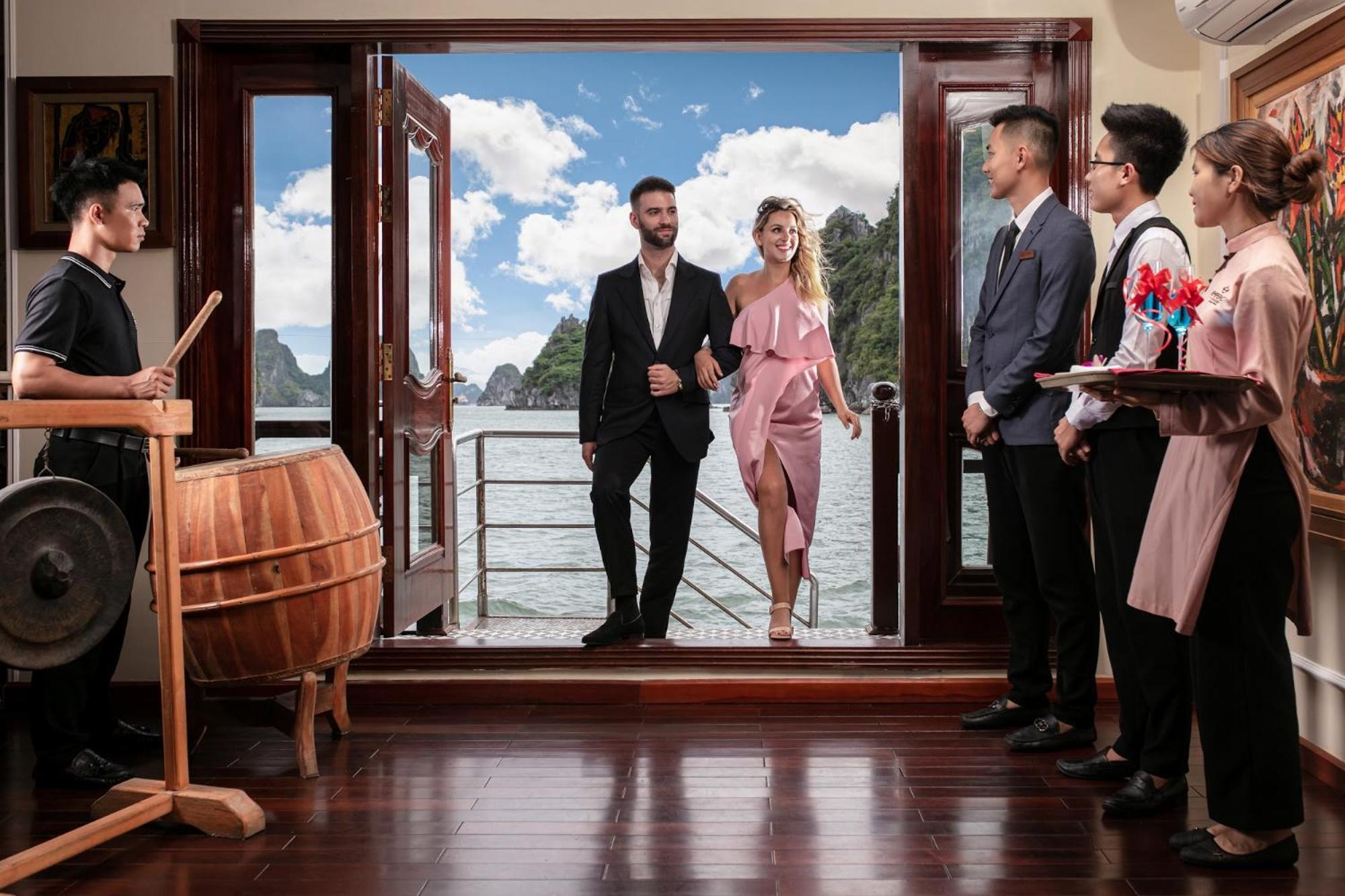 Hotel Emperor Cruises Legacy Ha Long Esterno foto
