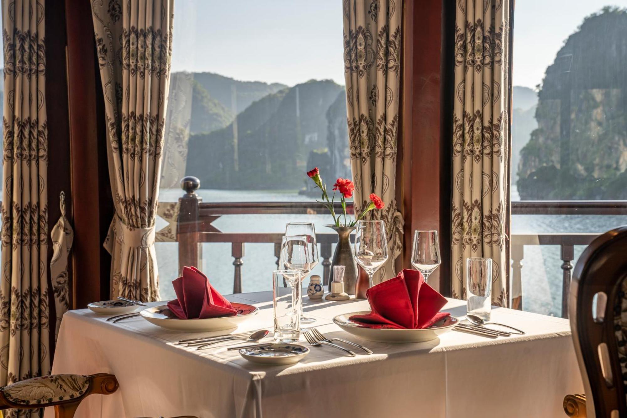 Hotel Emperor Cruises Legacy Ha Long Esterno foto